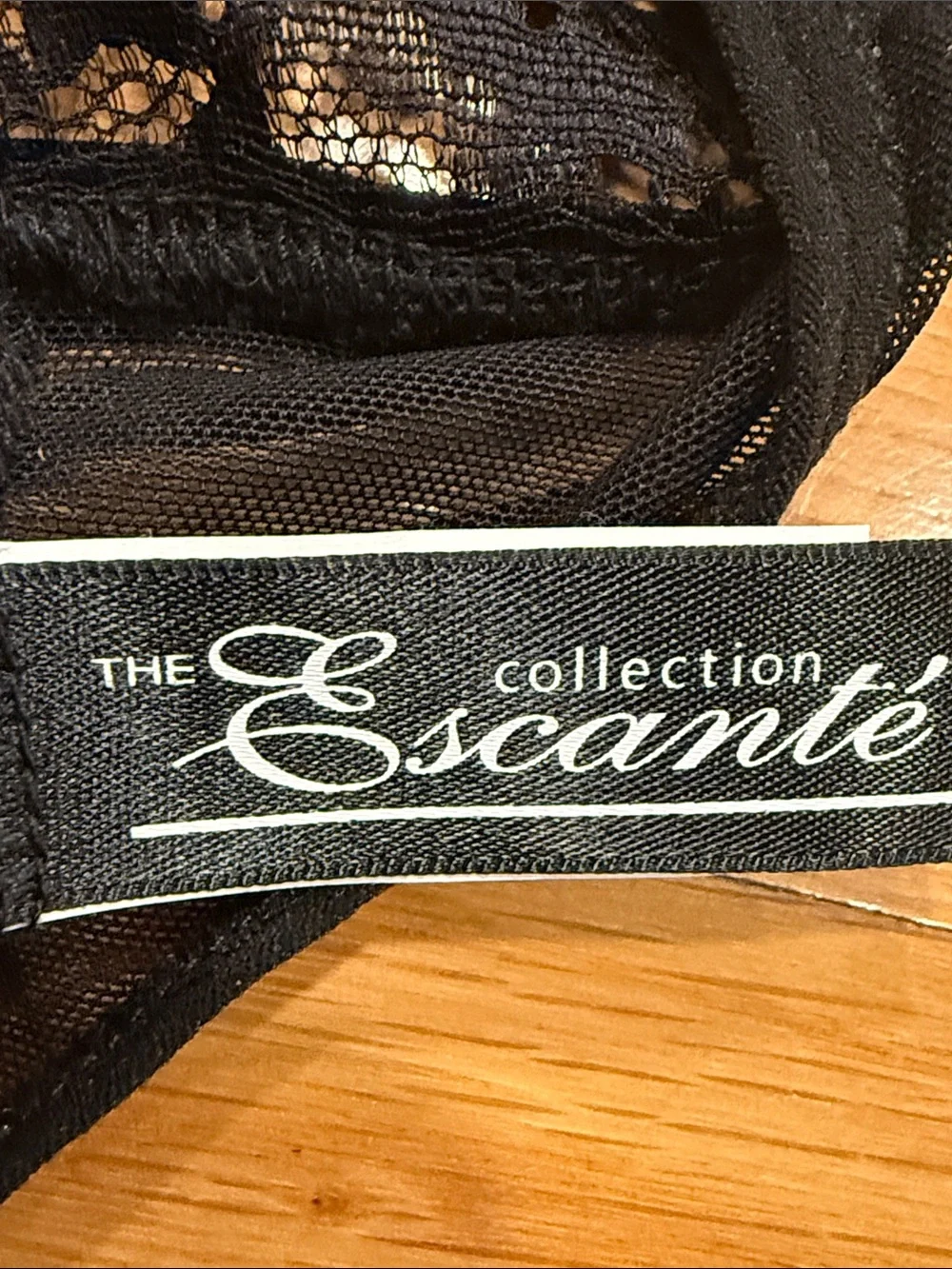 The Escante collection black lace guard belt size large .